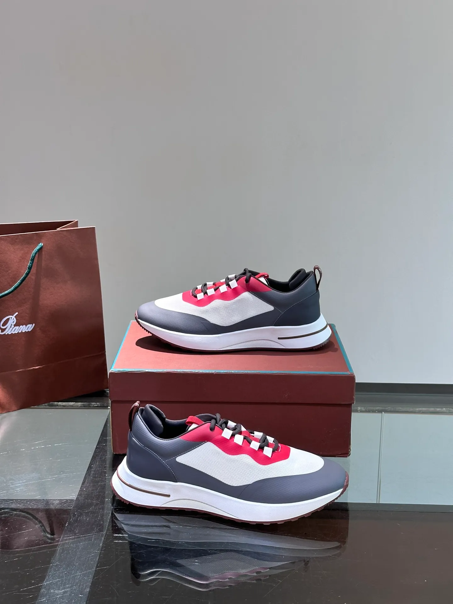 Factory price: 540💰Loro men's shoes💰iana niche Loro classic jogging shoes, men's lace-up casual shoes and sneakers, high-quality lightweight and comfortable fabrics, suitable for outdoor leisure, the color scheme is young and energetic, and it looks great with sportswear or casual suits! Size: 39-45 (46 customized)